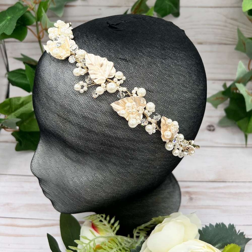 High Quality Pearls and Beads Wedding Headband, Brand New.